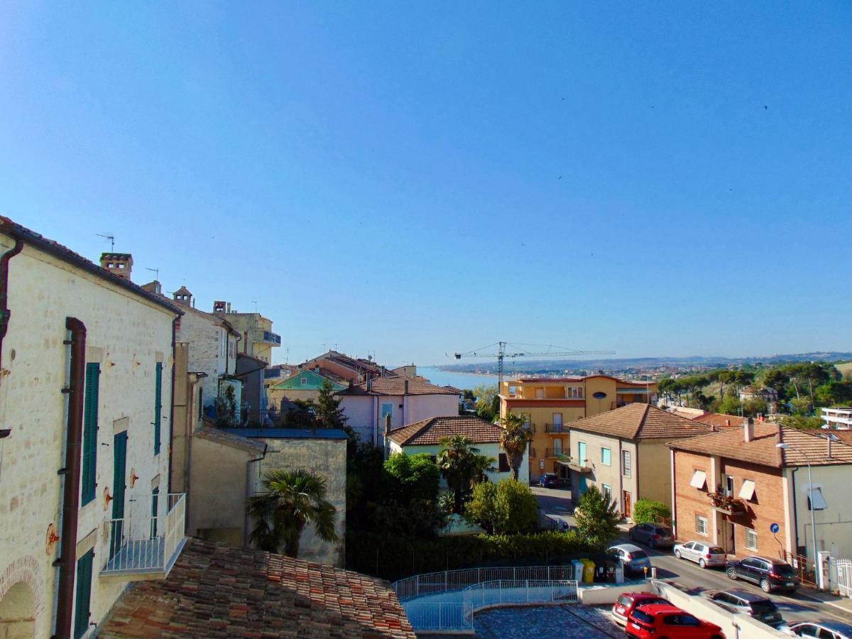 N236 - Numana, bilocale vista mare nel cuore del paese Esterno foto