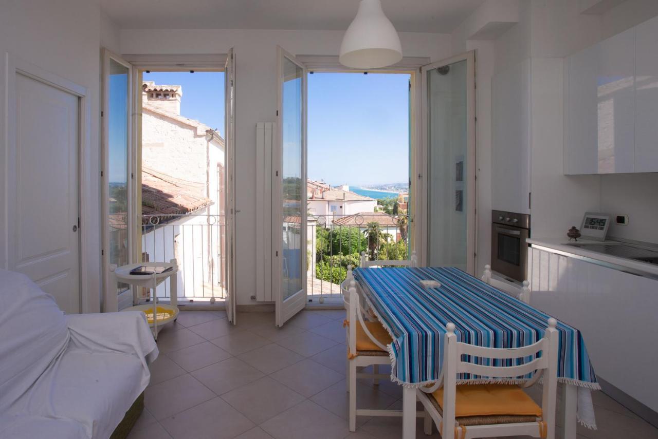 N236 - Numana, bilocale vista mare nel cuore del paese Esterno foto